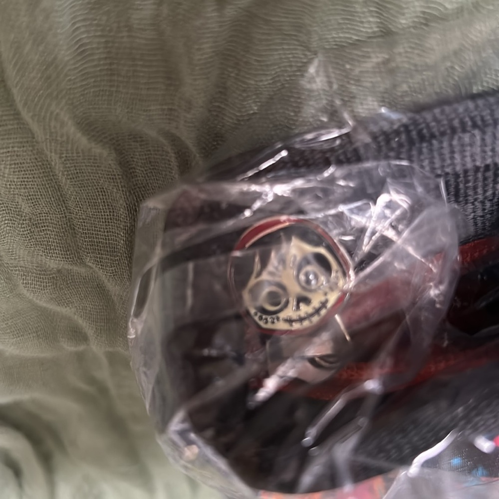Harvey’s Seatbelt Pixar Coco Sold Out Tote NIP - Picture 5 of 6